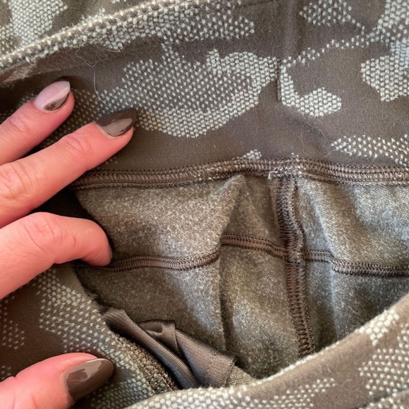 Lululemon Ready to Rulu Joggers - Picture 7 of 13